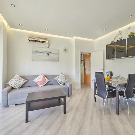 Unique Cozy Scenic Penthouse Apartment Barcelona